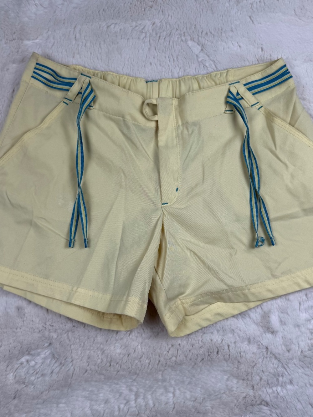 Nike Women Large Butter Yellow Sport Tennis Belted Front Polyester Shorts